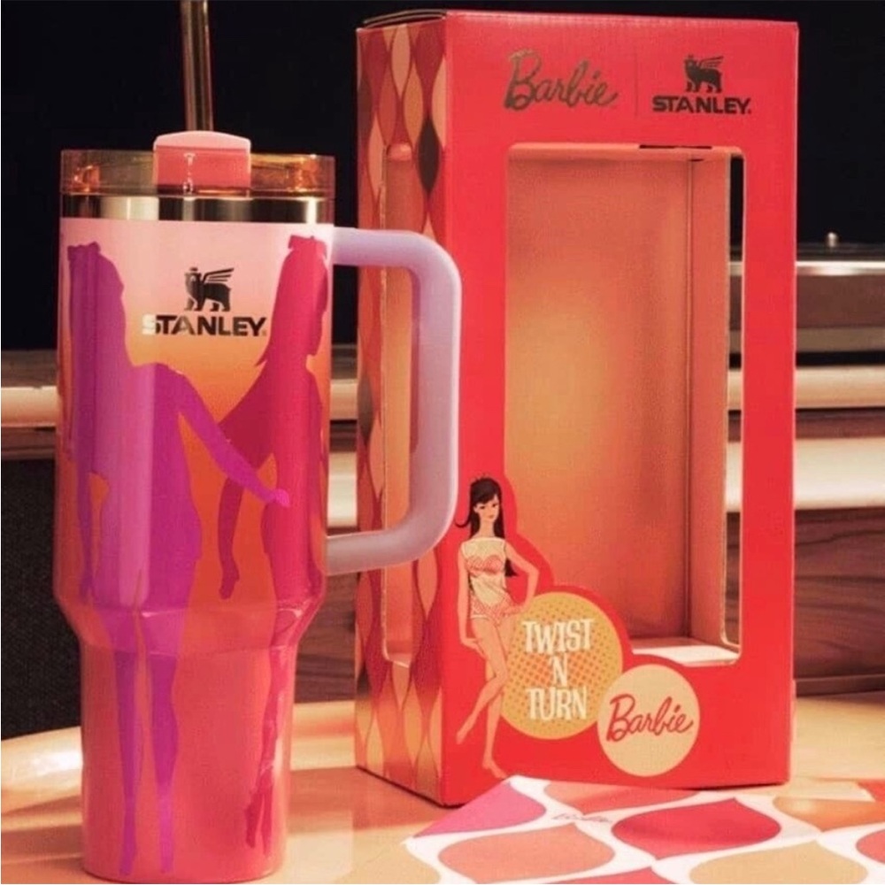 Stanley x Barbie ’60S TWIST ’N TURN 40 OZ Quencher NEW in box